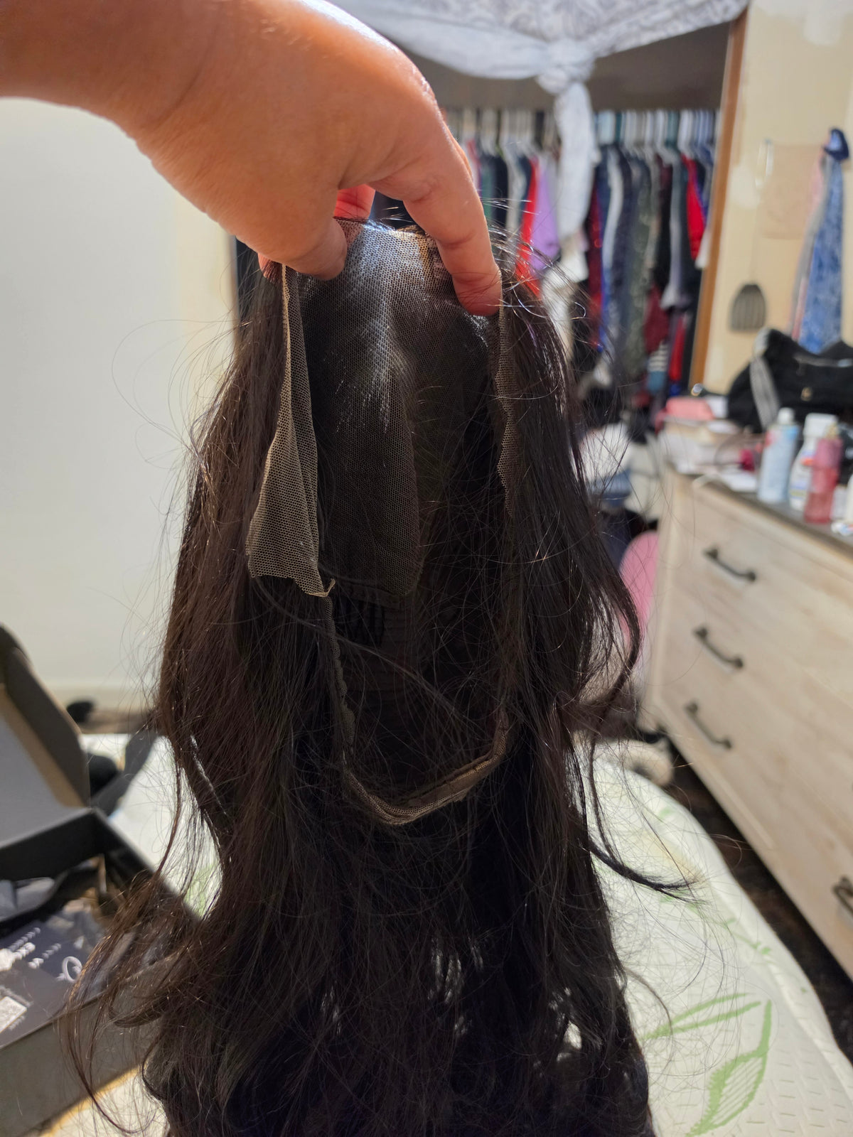 VNB Vibe "Toxic" Wavy Lace Front Wig, 22" — Tried On, Lace Pre-Cut