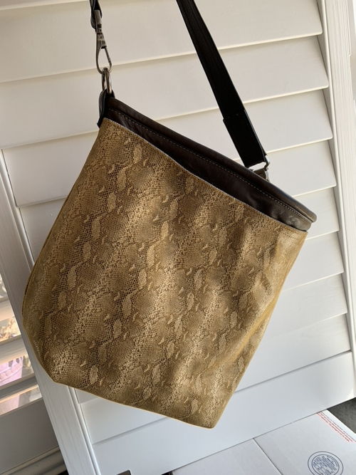 Sale! Small open pocket NS Boho (Like New)